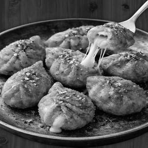 Fried Cheese-Chicken Momo - 10 Pieces