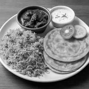 Mutton Kalegi + Biryani Rice + 2 Pc Paratha + Salad + Raita