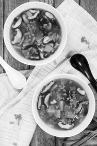 Veg clear mushroom soup