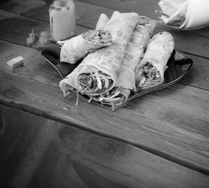 Noodles Schezwan Frankie
