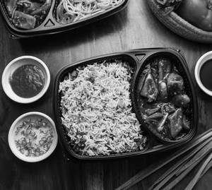 Veg Fried Rice With Chilli Paneer 3pcs