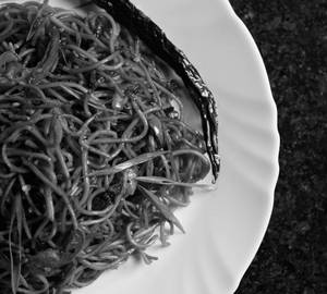 Schezwan Fried Noodles Chicken