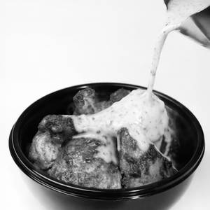 Creamy White Gravy Grilled Chicken