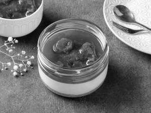 Strawberry Cheesecake Jar (175 gm)