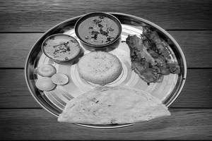 Bombil Thali