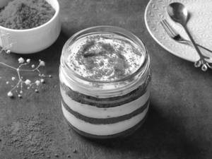 Red Velvet Jar (150 gm)