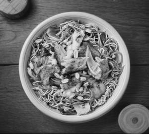 Schezwan fish noddles