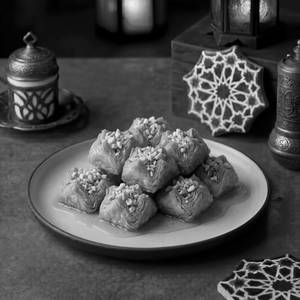 Pyramid Baklava - 200gm + 50gm FREE