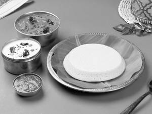 Thatte Idli (1Pc)