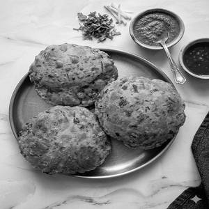 2 Palak Poori