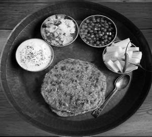 Navratri Paratha Thali