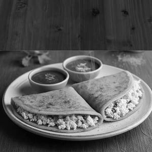 Moong Dal Paneer Chilla