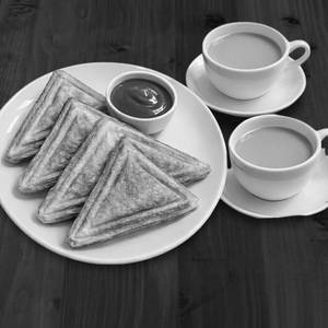 Aloo Sandwich [4 Pieces] With Ginger Tea