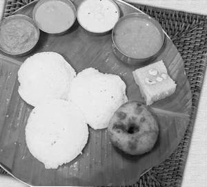3 Idly +Vada +Kesari