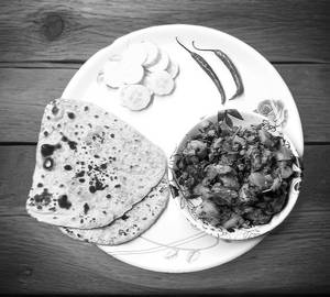 Aloo Baigan Sabji With 4 Plane Paratha And Salad