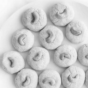 Milk Cashew Cookies