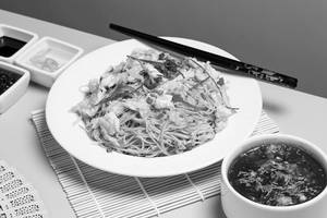 Egg Chowmein With Choice Of Chicken Gravy Combo (heavy Eater)