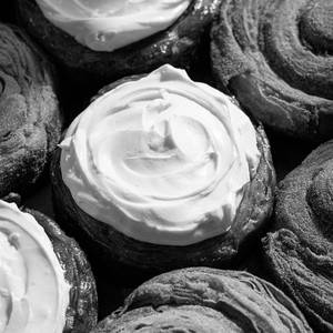 Cinnamon Roll W/ Creamcheese Frosting
