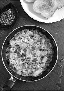 Paneer Butter Garlic