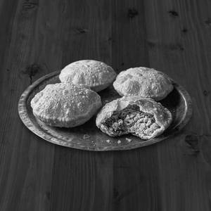 Sattu Puri (4 Pcs)