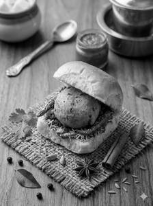 Vada pav