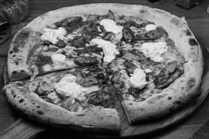 Caramelized Chicken Pizza
