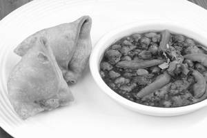 Aloo Samosa With Chana [1 Plate]