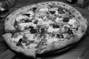 Pesto Grilled Chicken Pizza