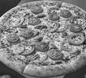 Onion pizza tomato pizza