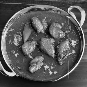 Chicken garlic [boneless] [dry or gravy]