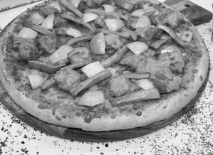 Butter Chicken Pizza