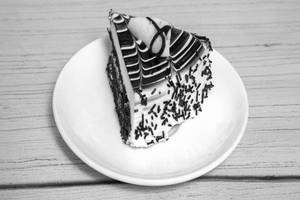 Eggless Italian Chocolate Pastry ([1 piece])