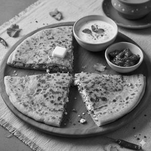 Paneer pyaz paratha  [2 pieces]