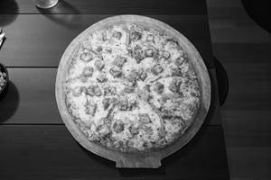 Capsicum, Paneer & Red Paprika Pizza