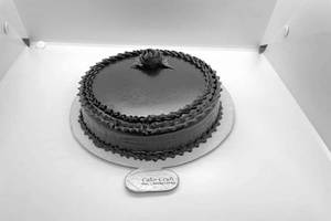 Eggless Chocolate Truffle Cake