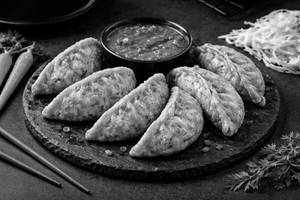 Fried Veg Momo (6pieces)