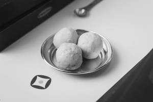 Maa Laddu [250 G]