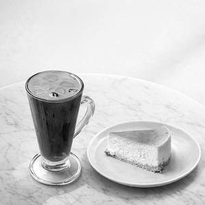 Iced Americano + Cheesecake