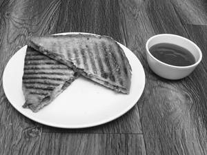 Tandoori Paneer with Onion Capsicum Sandwich
