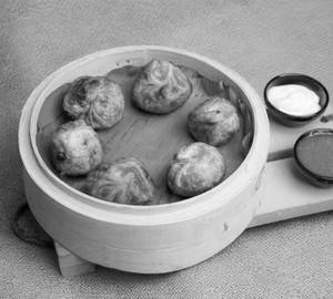 Veg Fried Momos (10 Pieces)