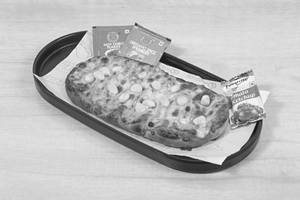 Korean cream cheese corn pizza  [3 slices]