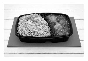 Veg Hakka Noodles With Chili Paneer Gravy Combo[4 pcs]