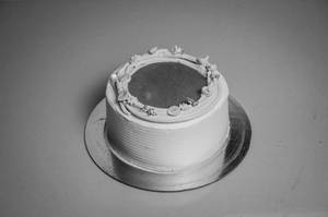 Vanilla Hazelnut Praline Cake 500 Grams