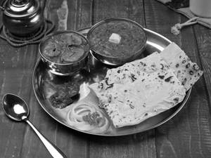 Kadhai Soya Chaap, Dal Makhani, Rumali Roti Thali