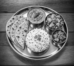Regular veg thali