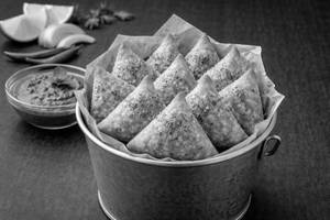 Assorted Samosa (10pc)