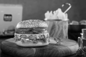 Deluxe Tandoori Paneer Burger