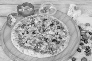 Onion And Capsicum Pizza