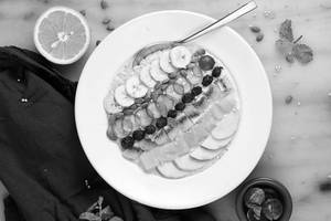 Multigrain Overnight Porridge [Fruit Medley].