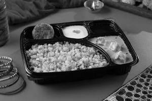 Hariyali Malai Paneer & Upwas Aloo Pattice Bhoj Thali